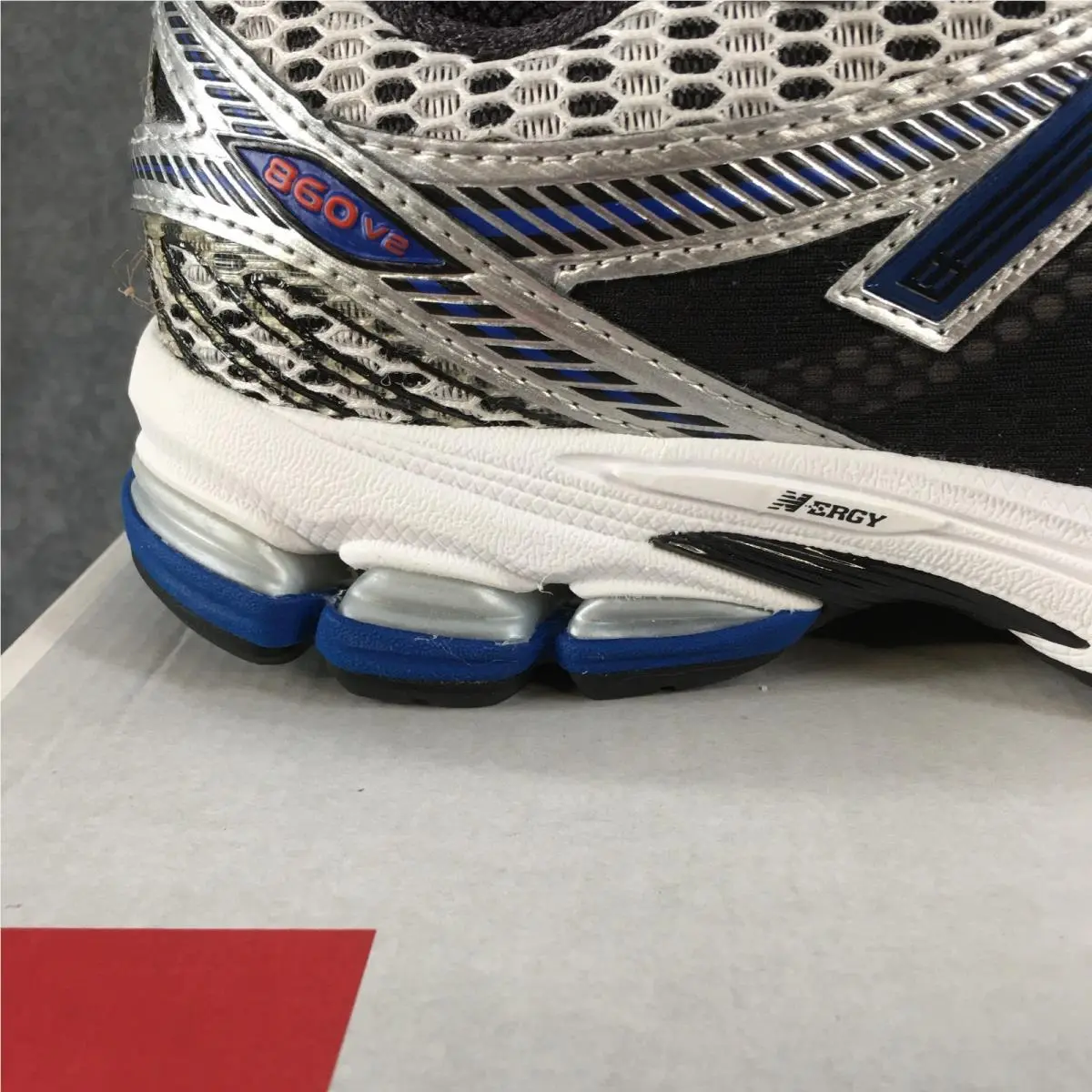 New Balance shoes - New Balance 860 - Multicolor 2