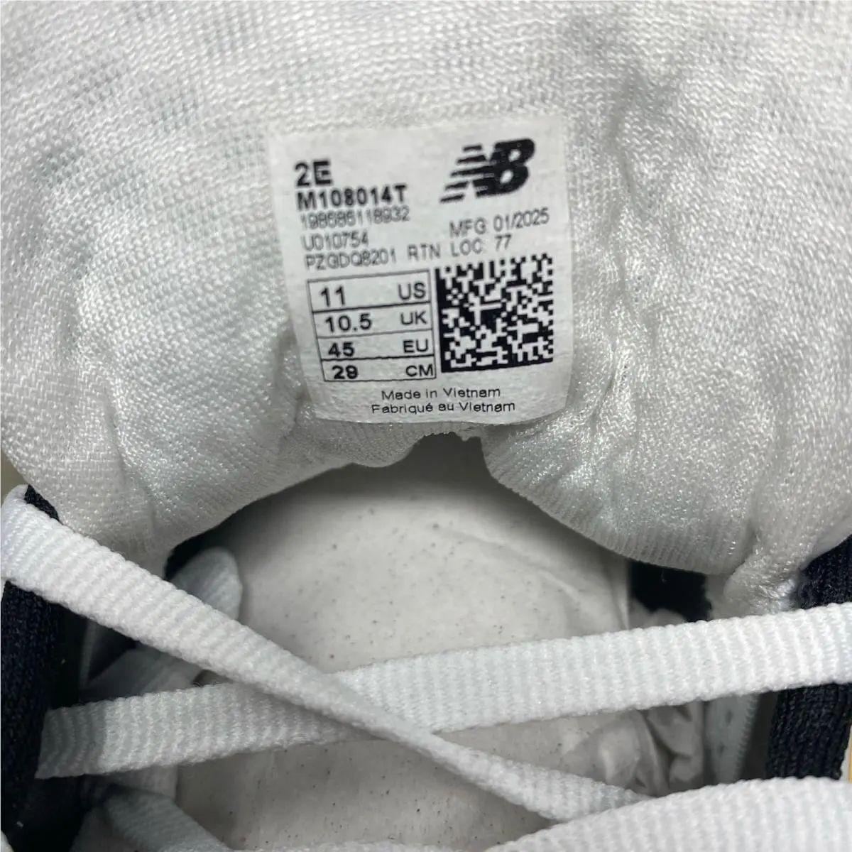 New Balance shoes - New Balance 1080 - MW1880B1 - Black 1