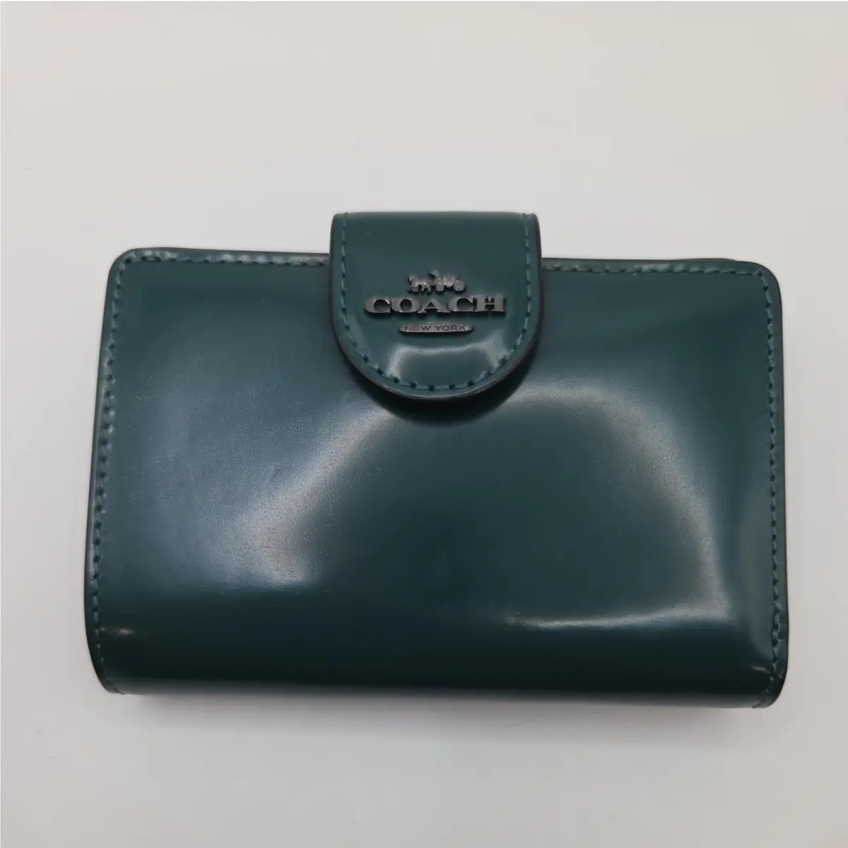 Coach Medium Corner Zip Wallet CW526 2025 In Store