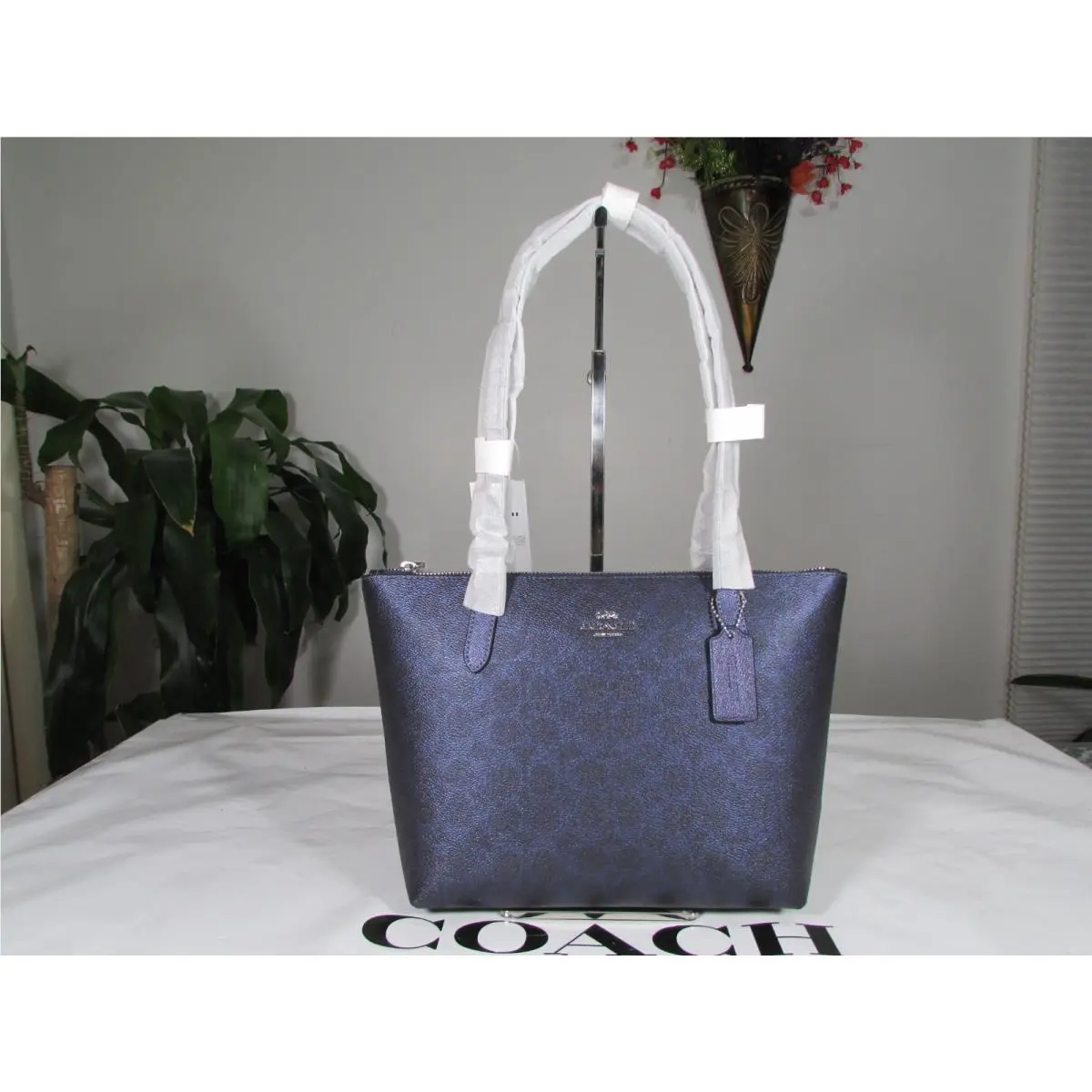 Coach Fiona Zip Tote Bag In Signature Canvas CW396 Blue / Navy
