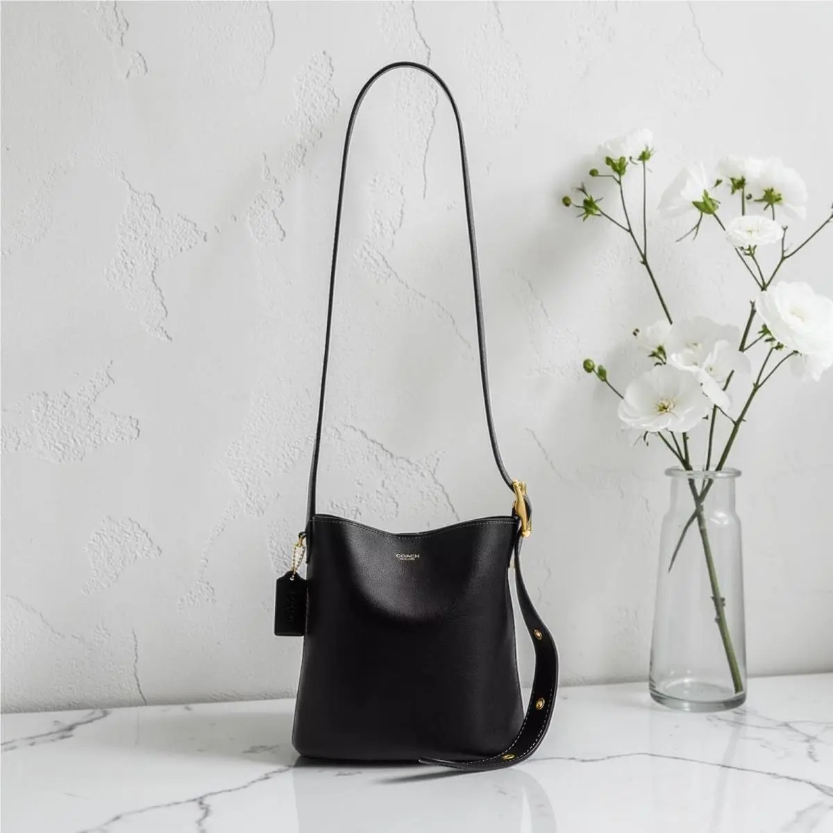 Coach Bleecker Bucket Bag 21 Smooth Leather Black Brass Crossbody CCX07