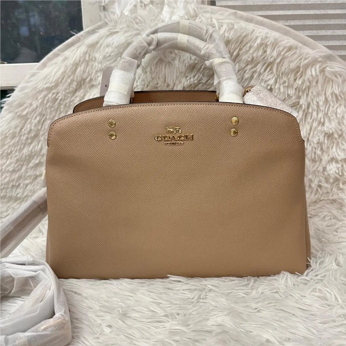 Coach Lillie Carryall Multicompartment Zip Crossbody Handbag Beige Leather
