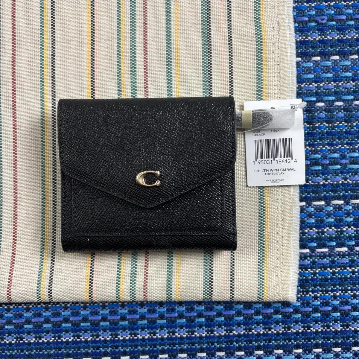 Coach Wyn Small Wallet Womens One Size Black Leather Snap Zip Card Holder Logo