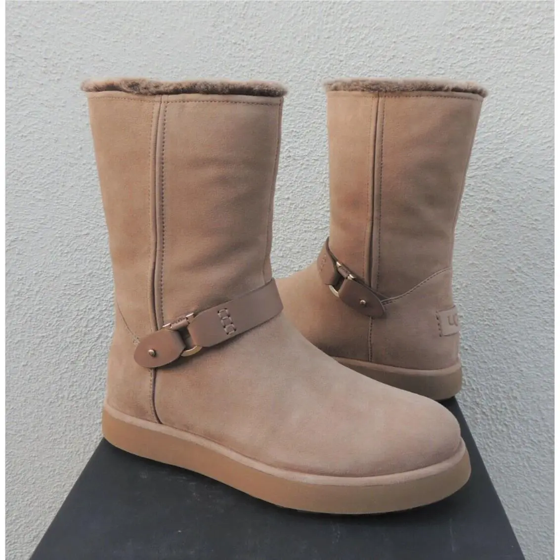 Ugg Amphora Classic Berge Short Suede/ Sheepskin Boots Women US 7/ Eur 38