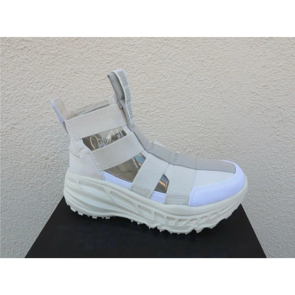 UGG shoes - UGG Gladiator Runner - Gladiator Runner - White (UPC: 192410007998) 2