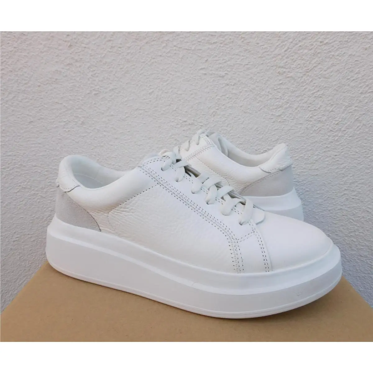 Ugg Scape Lace White Leather Comfort Sneakers Women US 7.5/ Eur 38.5