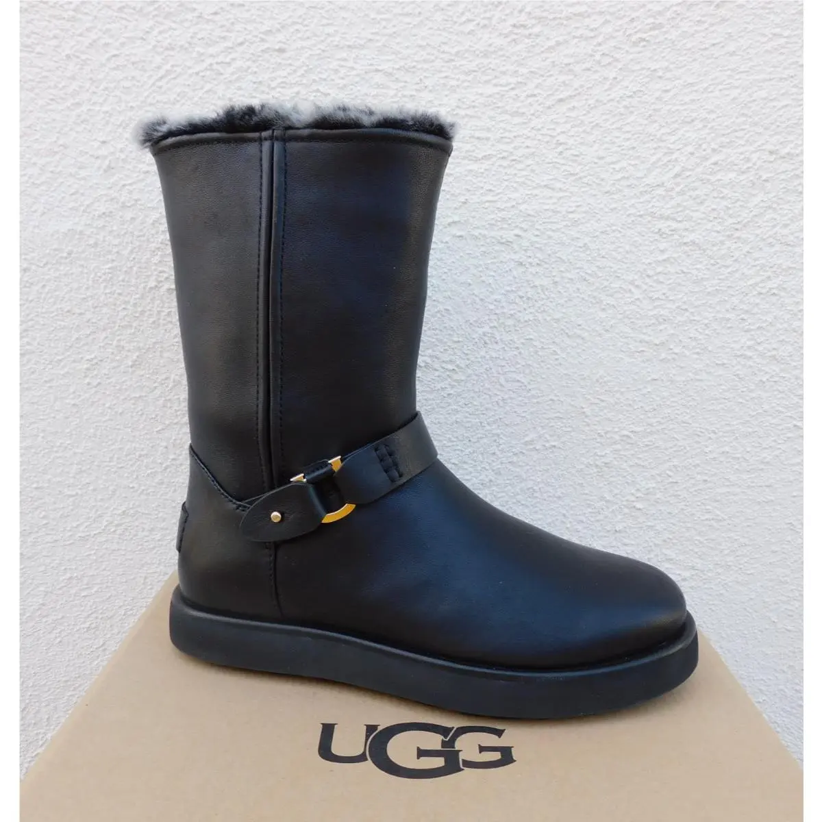 UGG shoes - UGG Classic Berge Short - Classic Berge Short - Black (UPC: 192410378715) 0