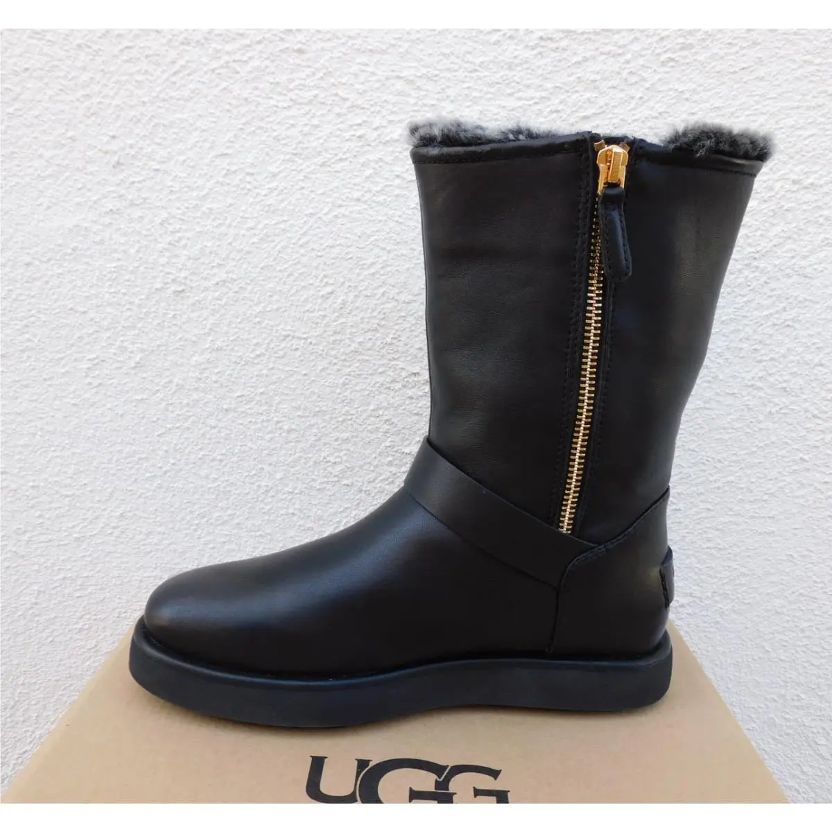 UGG shoes - UGG Classic Berge Short - Classic Berge Short - Black (UPC: 192410378715) 2