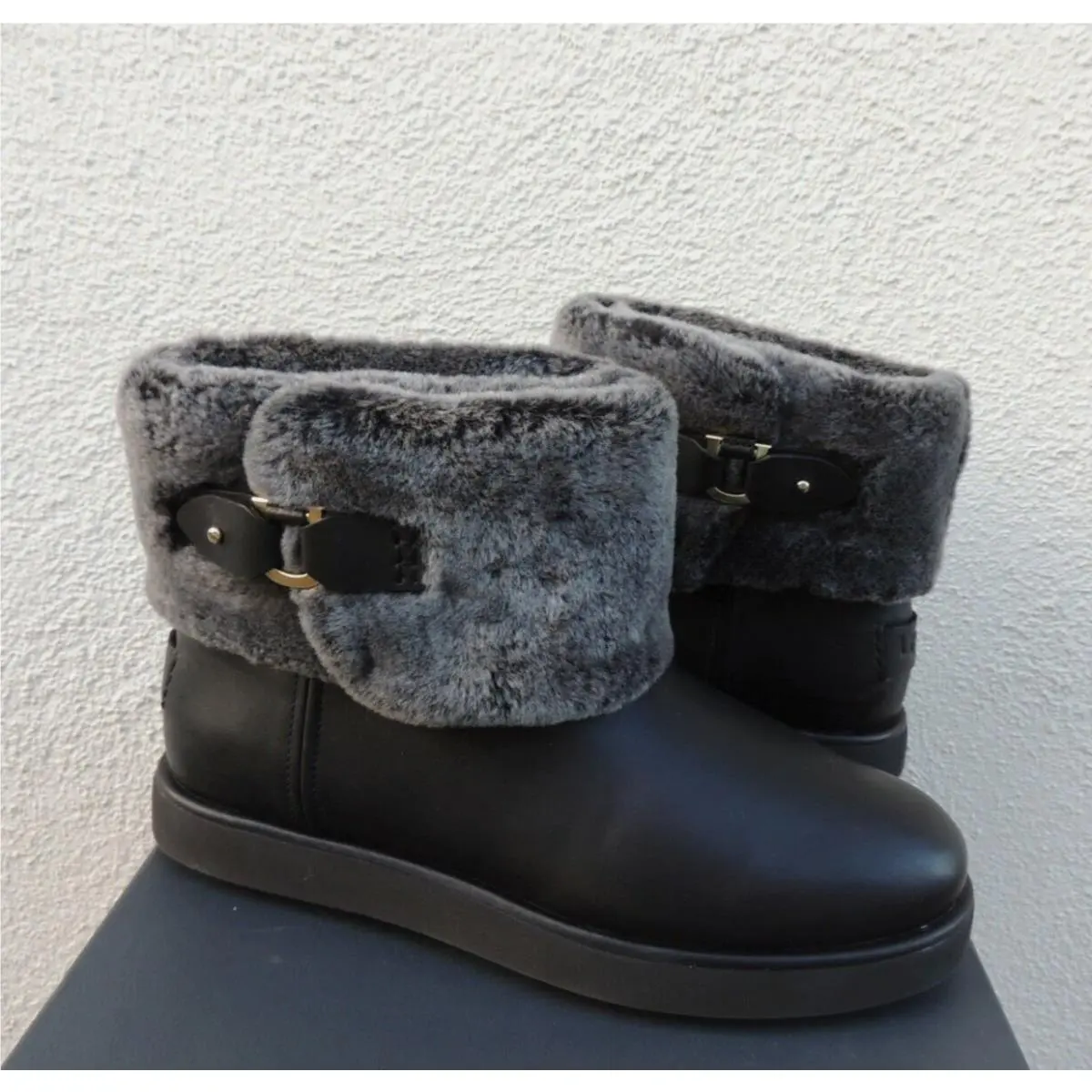 Ugg Black Classic Berge Mini Leather/ Sheepskin Boots Women US 6/ Eur 37