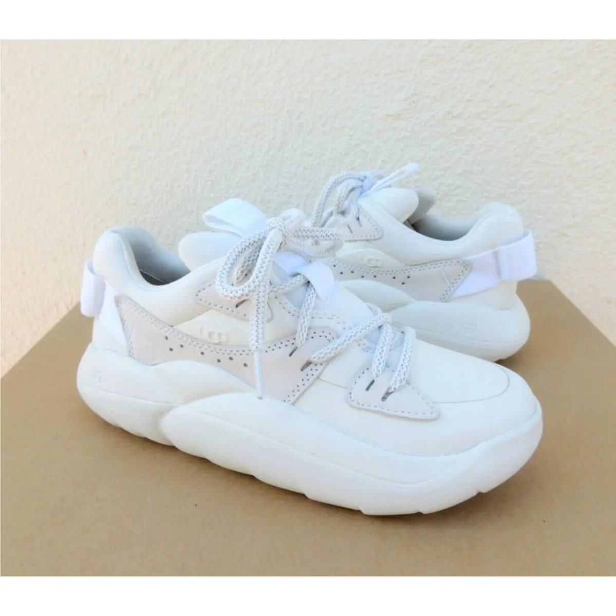Ugg White LA Cloud Lace Fashion Platform Sneakers Shoes Women US 5.5/ 36.5