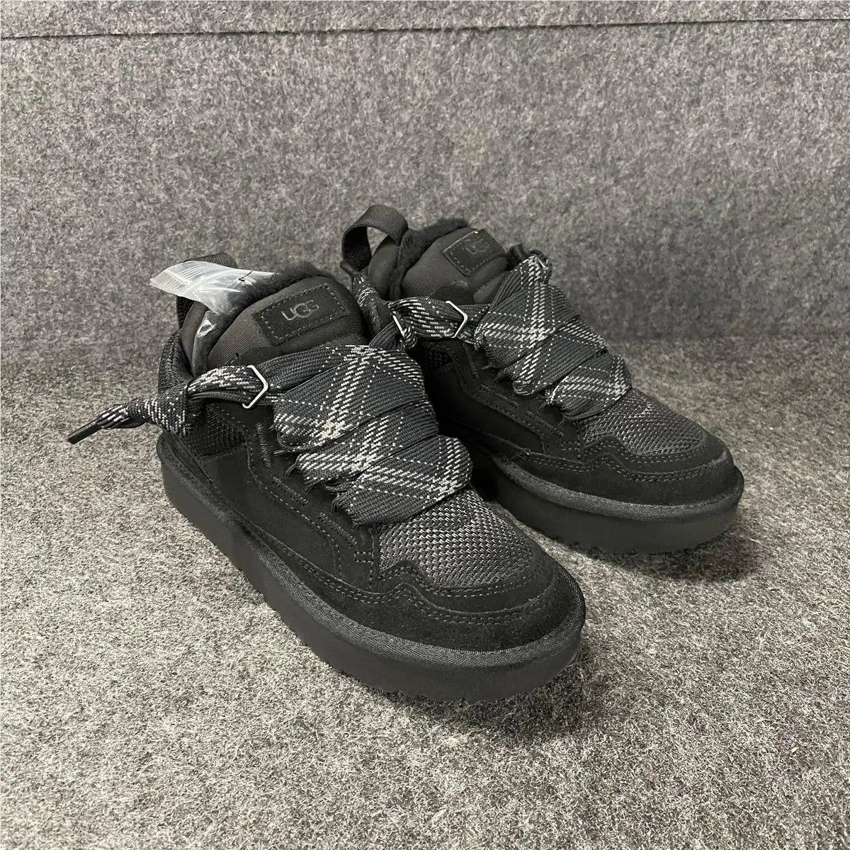 Ugg Lowmel Sneaker Women`s Size US 7 Black