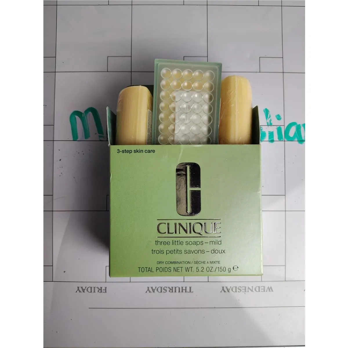 Clinique 3 Little Bar Soap - Mild - Type 2 - Dry Combination w/ Soap Dish Nos