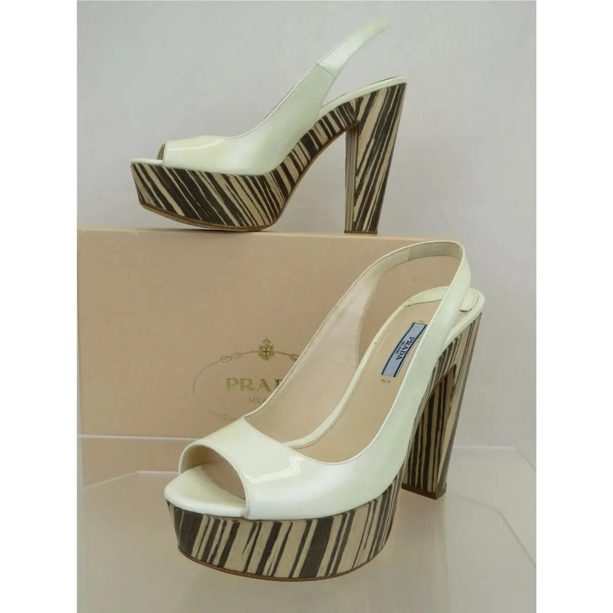 Prada 1Z647D White Patent Leather Wood Platform Sandals Pumps 40.5 Italy