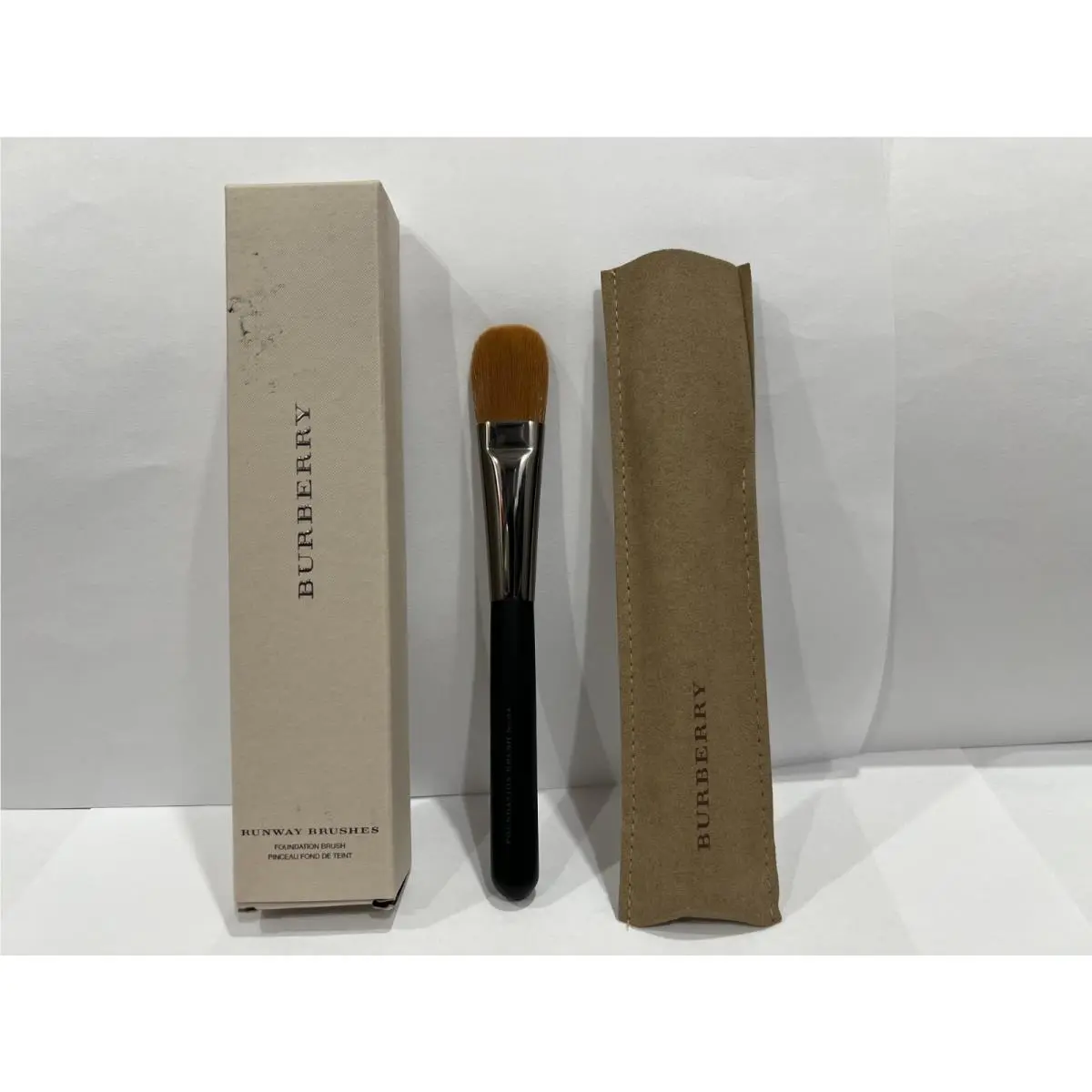 Burberry Runway Brushes Foundation Brush --no. 04