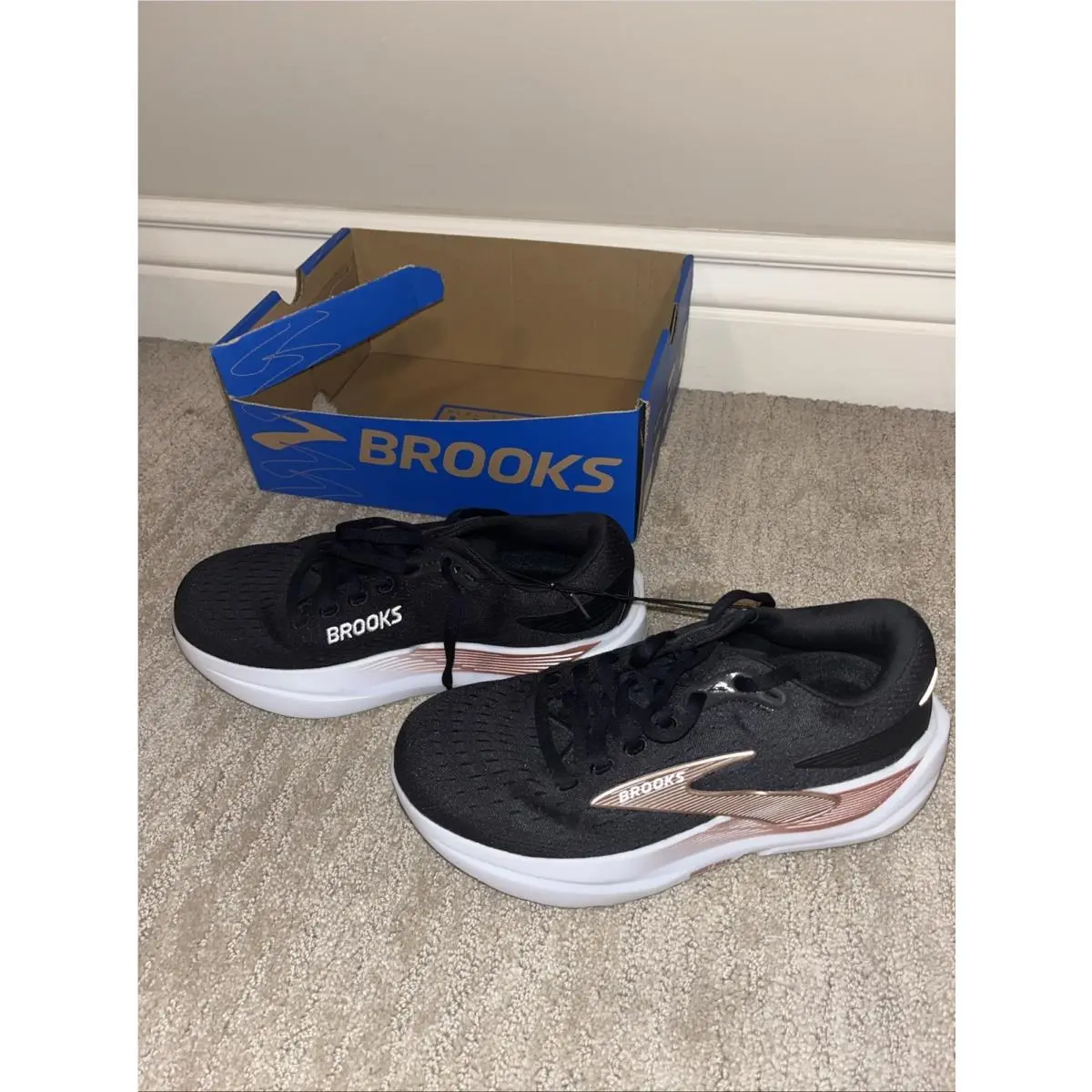 Women`s Brooks Ghost Max 3 Running Shoe - 6B - Black/rose Gold
