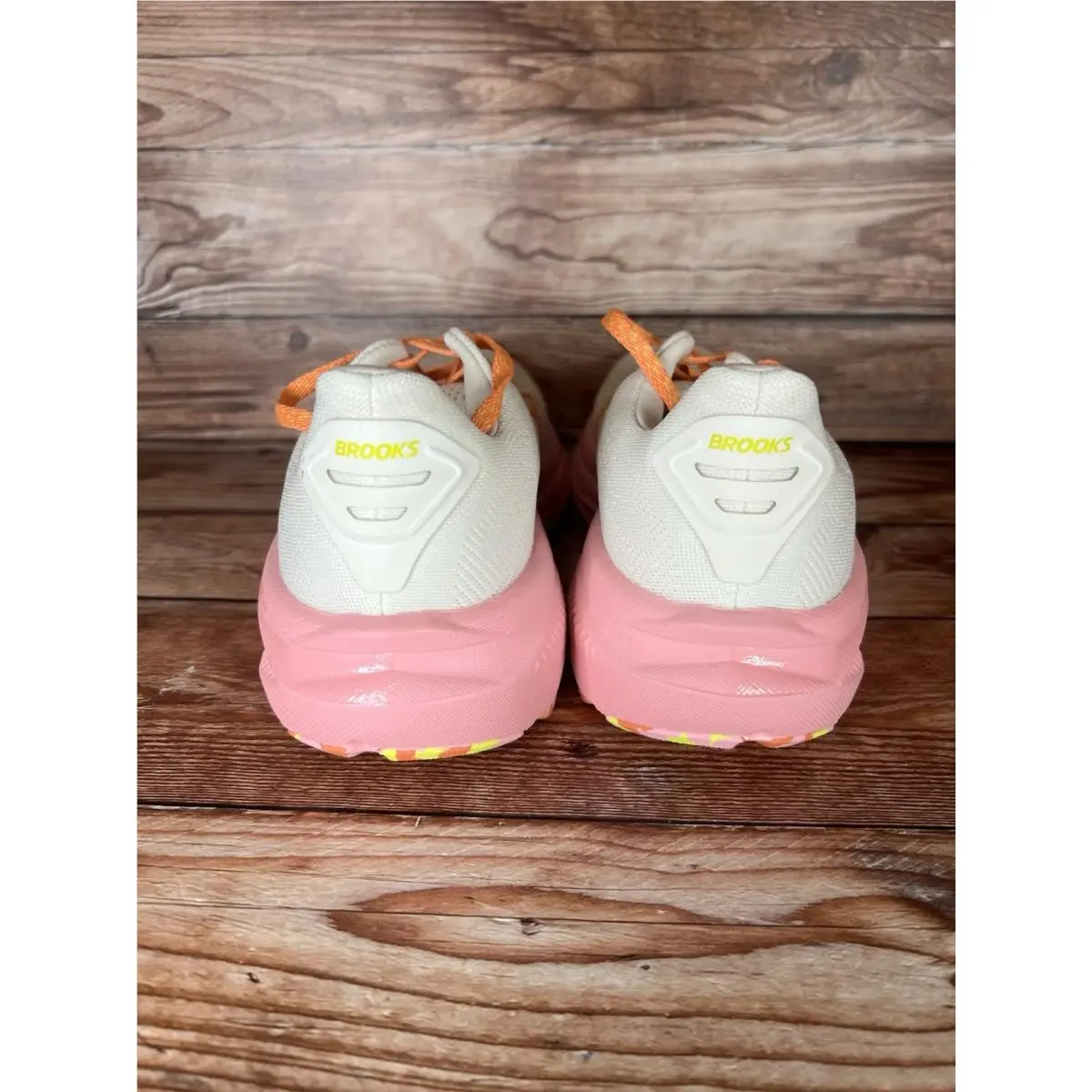 Brooks shoes - Brooks Ghost 17 - Ghost - 120431 1B 236 - Pink 1
