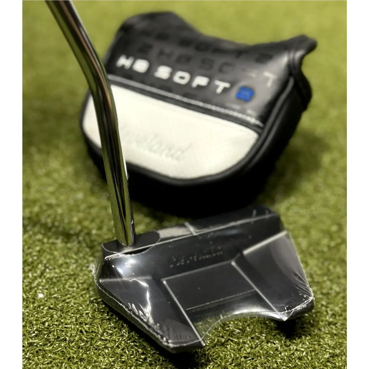 Cleveland HB Soft 2 Black 11 OS Grip 35 Right Hand Single Bend Putter