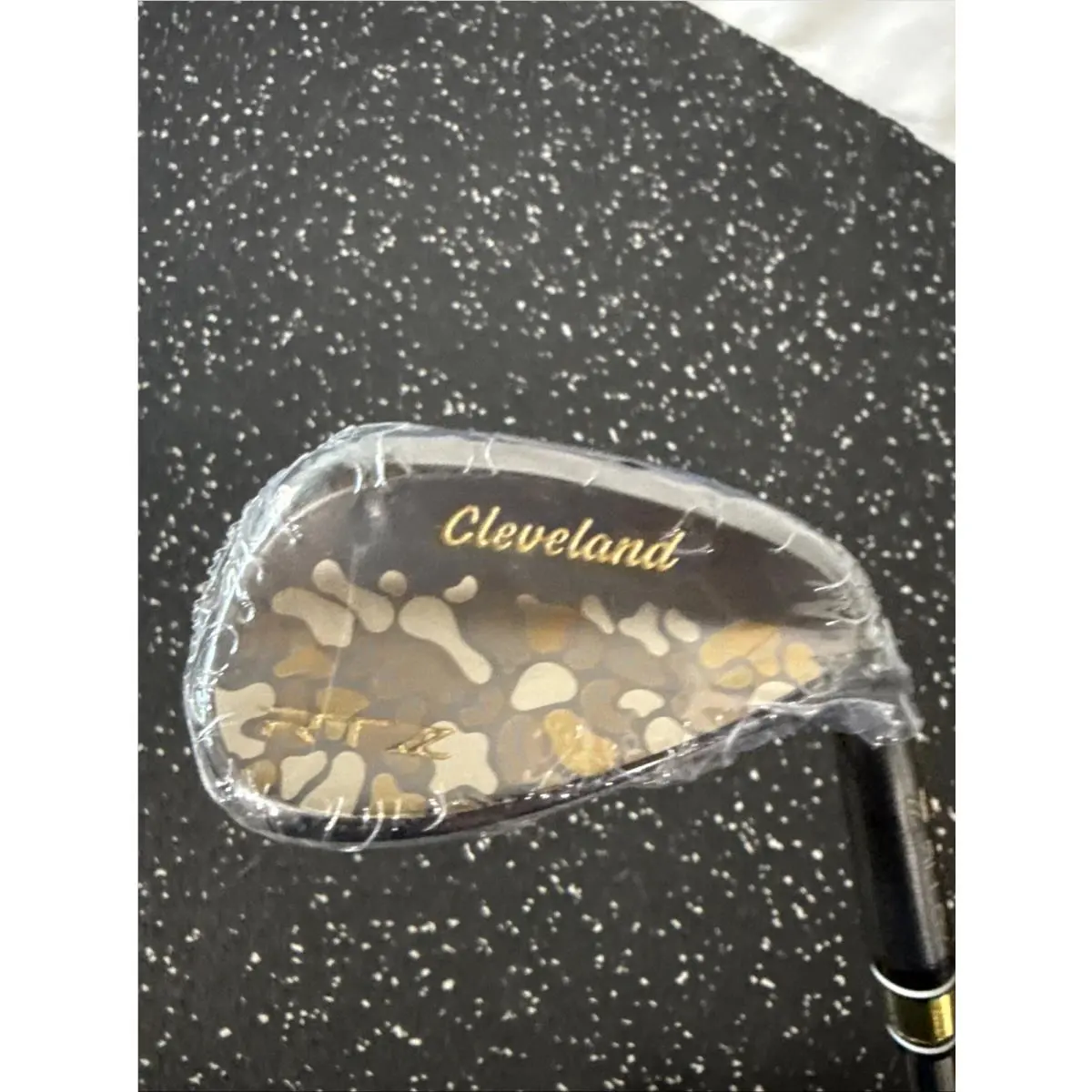 Cleveland Rtz Custom Camo 50 / 10 Gap Wedge Dynamic Gold Spinner RH 7902