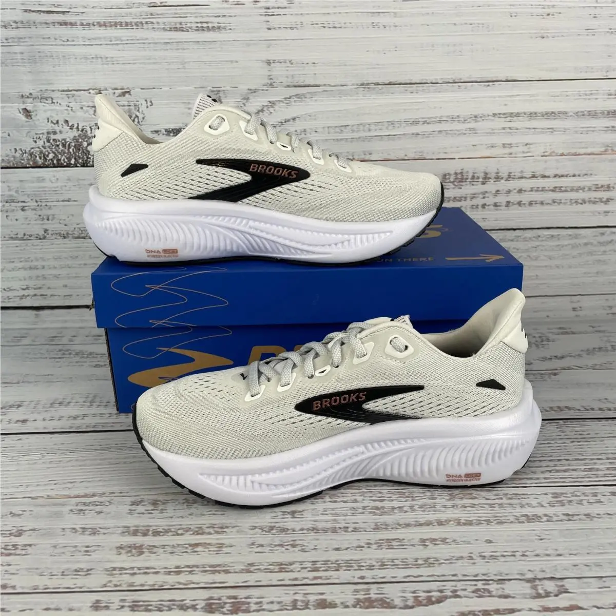 Brooks shoes - Brooks Ghost - Ghost - White (UPC: 195394872309) 0