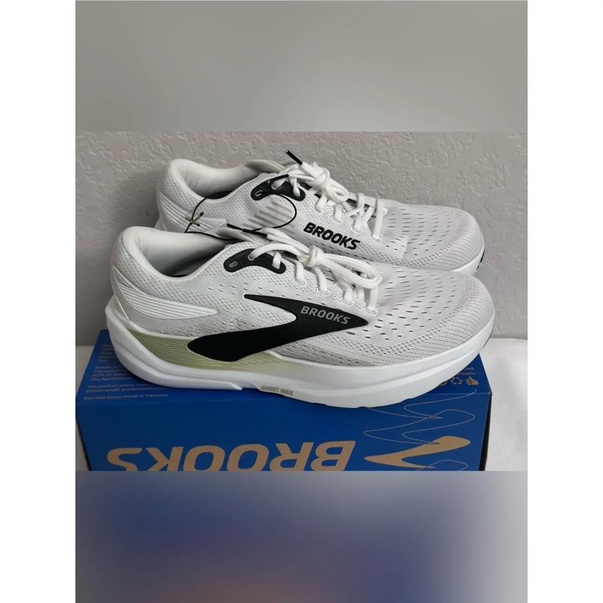 Brooks Men’s Ghost Max 3 Running Shoes Size 11 Bright White