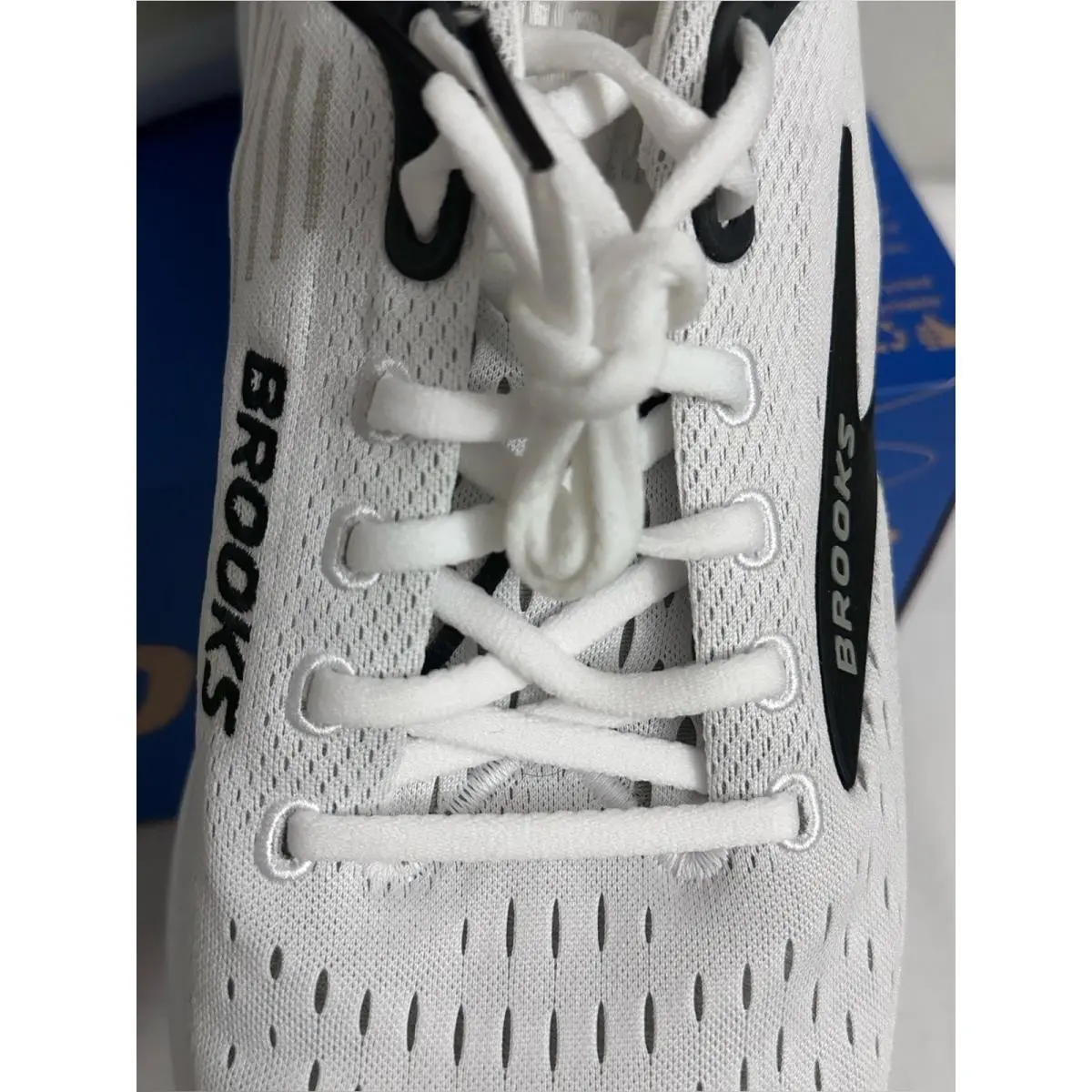 Brooks shoes - White 2