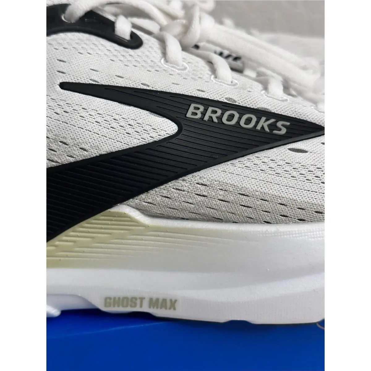 Brooks shoes - White 7