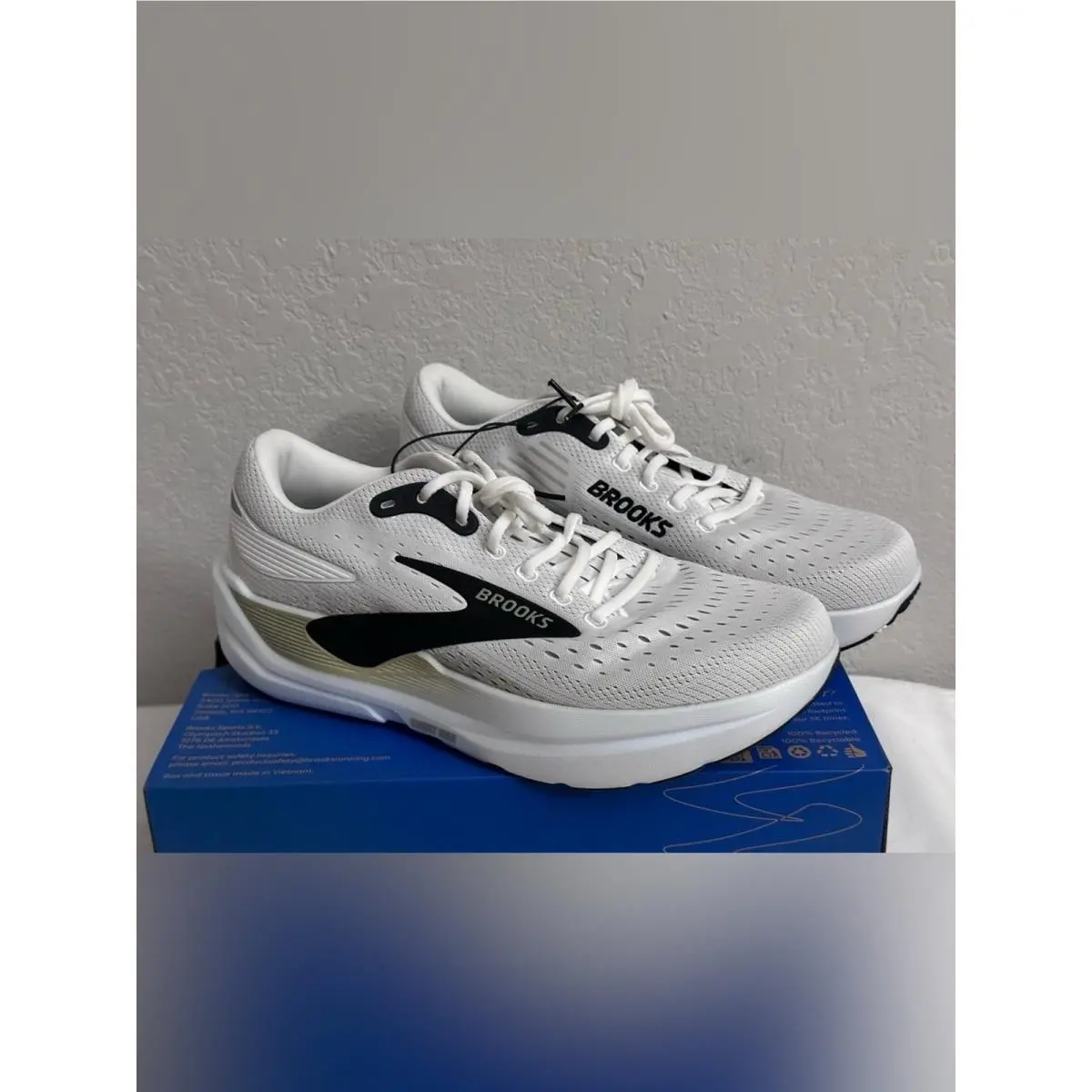 Brooks Men Ghost Max 3 Running Shoes Size 11.5 Bright White