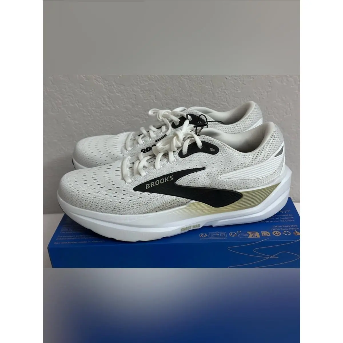 Brooks shoes - White 6