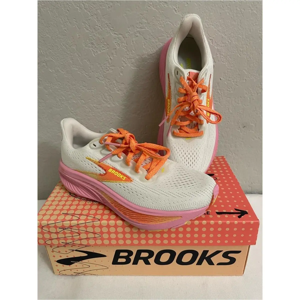 Brooks Women’s Ghost 17 Running Shoes Size 6 Coconut/candy Limeade