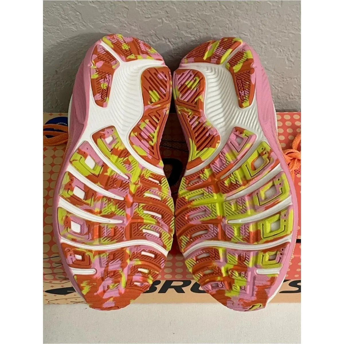 Brooks shoes - White 5
