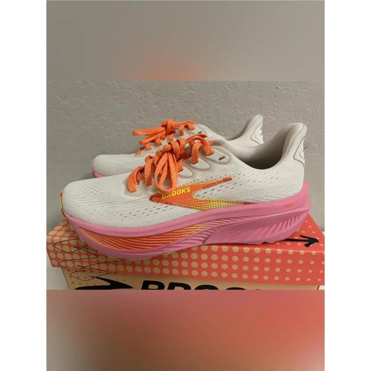 Brooks shoes - White 1