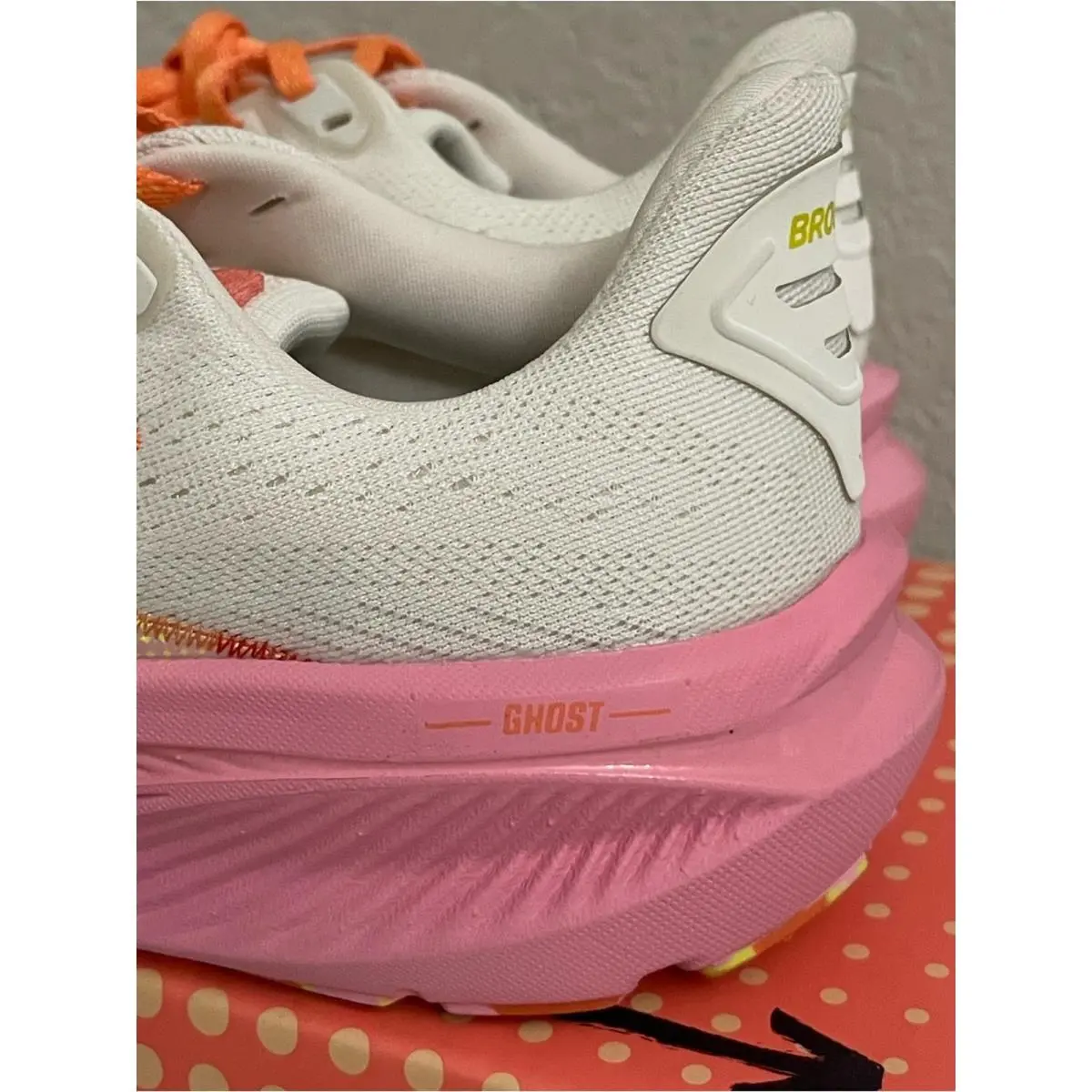 Brooks shoes - White 2