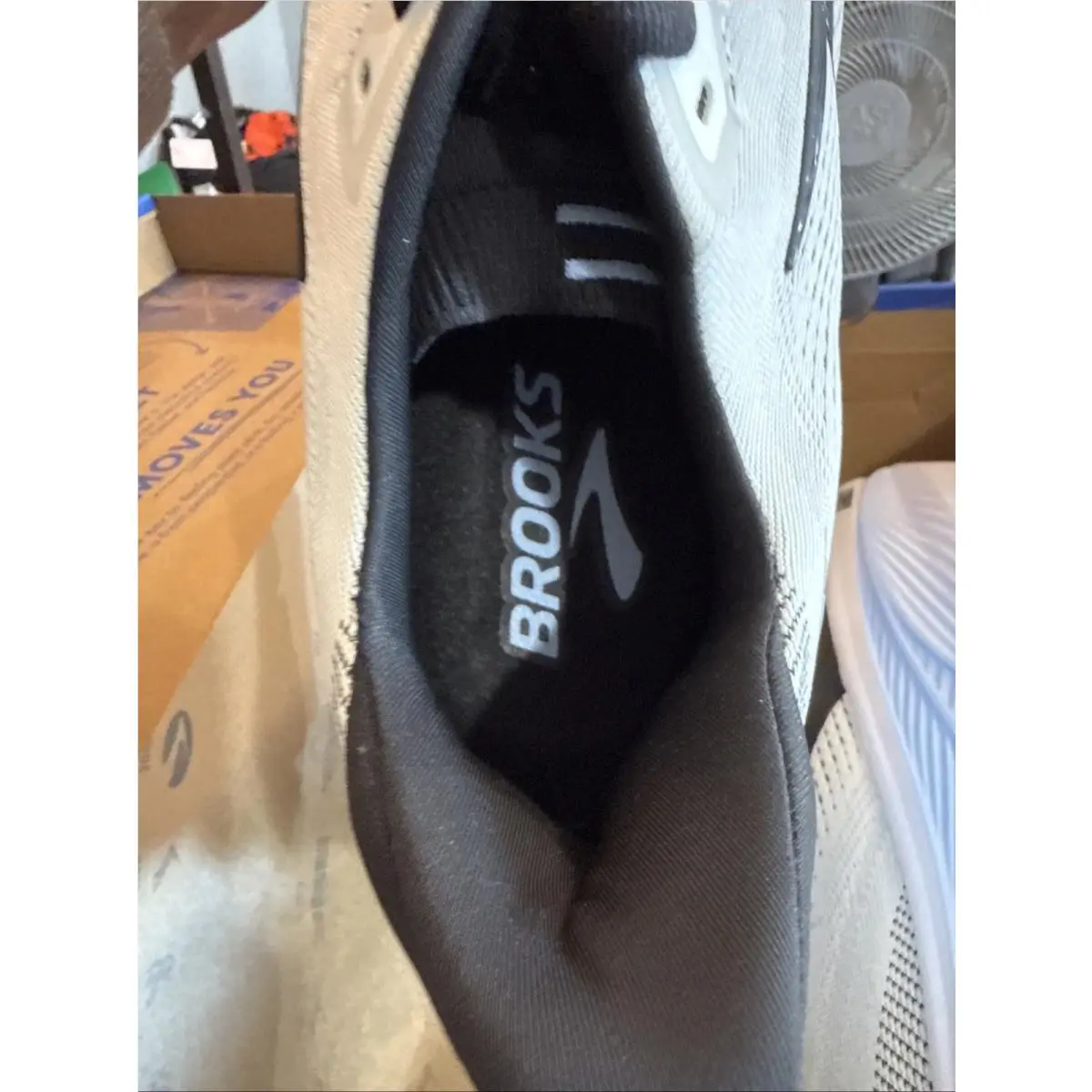 Brooks shoes - Brooks Ghost 18 - Ghost - White 2