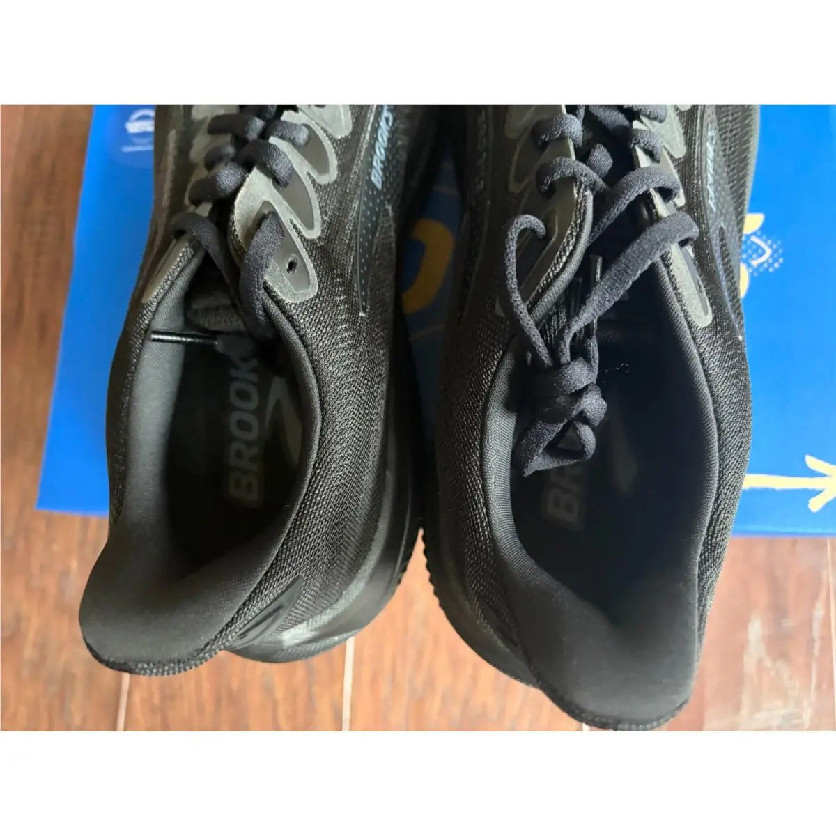 Brooks shoes - Black 1