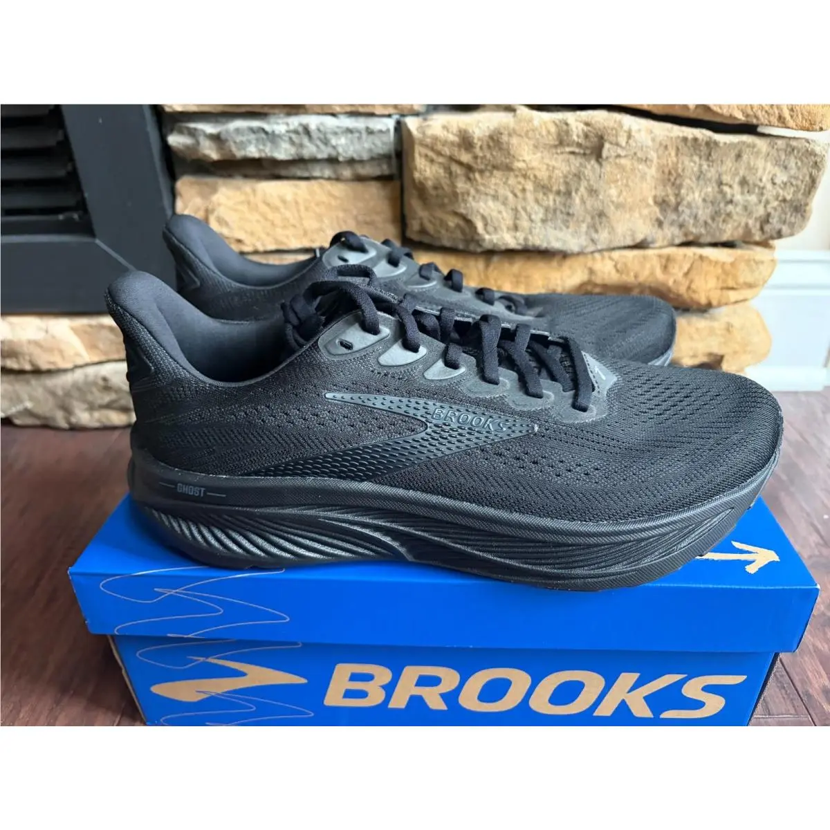 Brooks shoes - Black 2