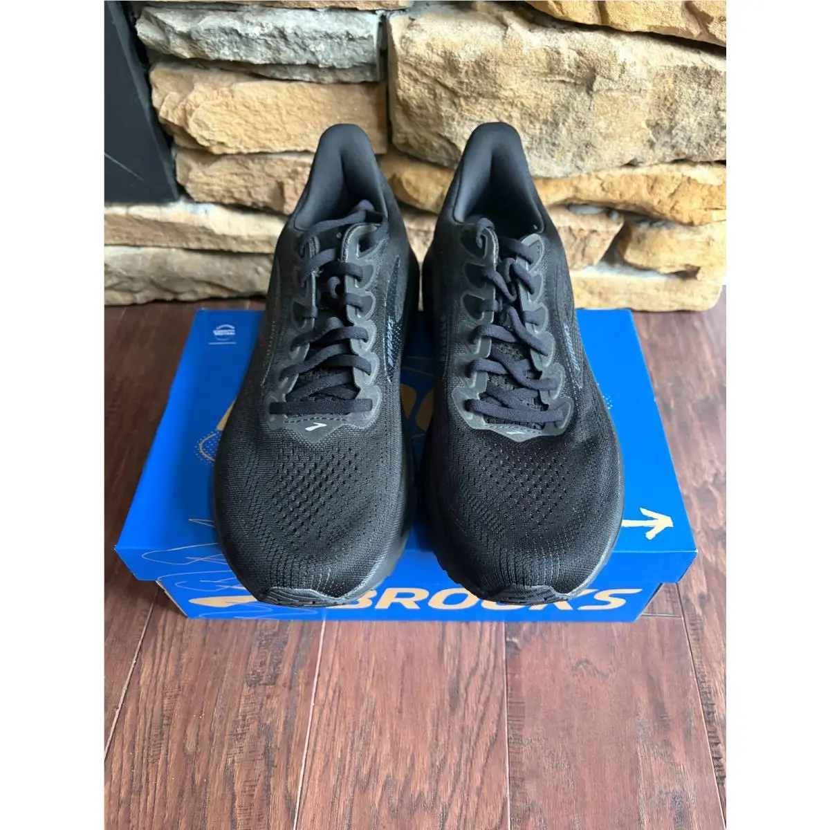 Brooks shoes - Black 3