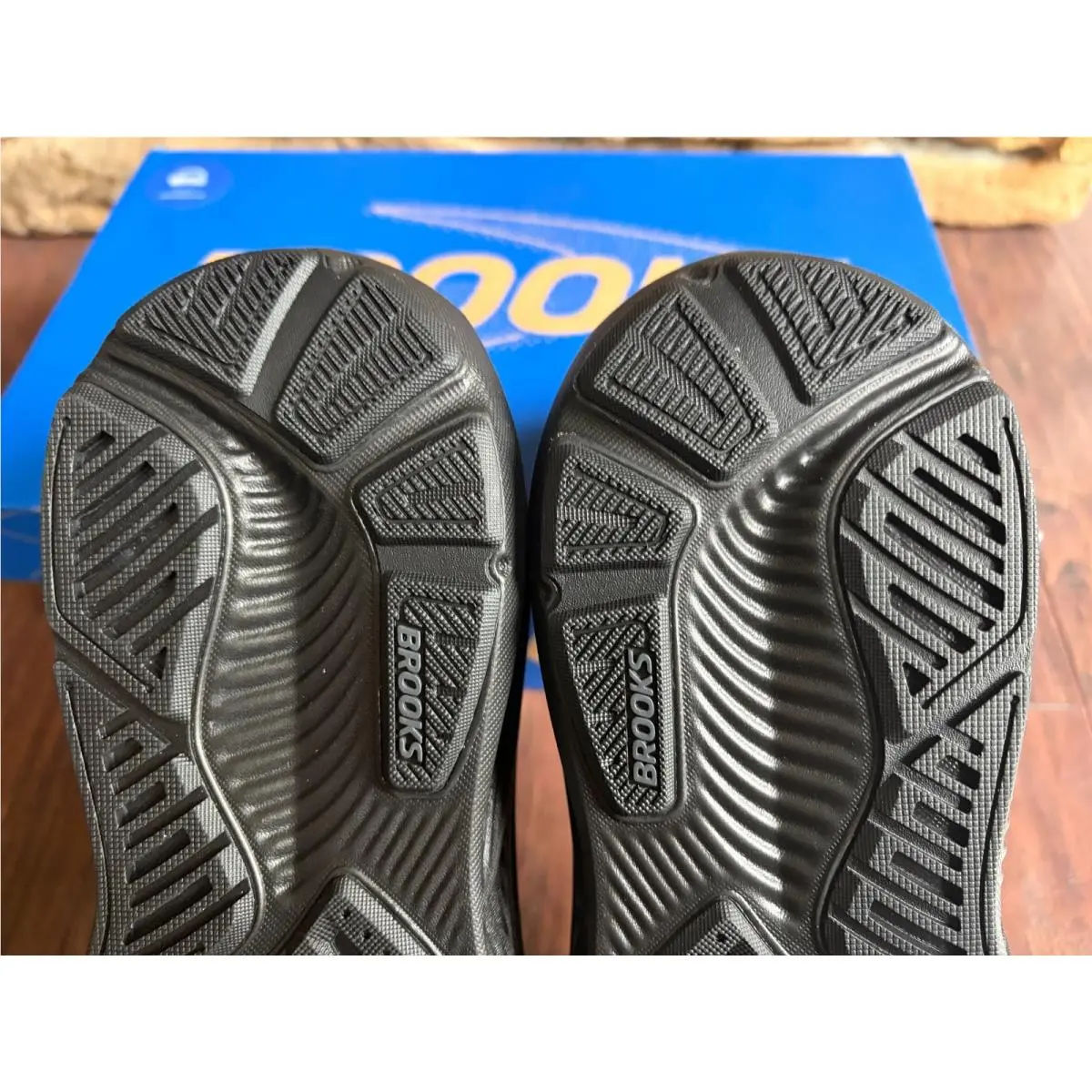 Brooks shoes - Black 6