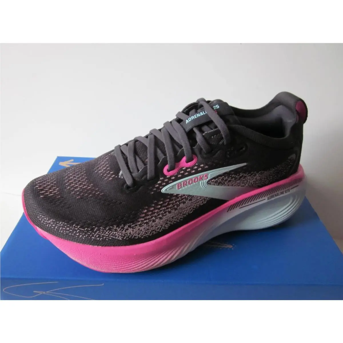 Brooks Adrenaline 25 Women`s Running Shoes Size 8