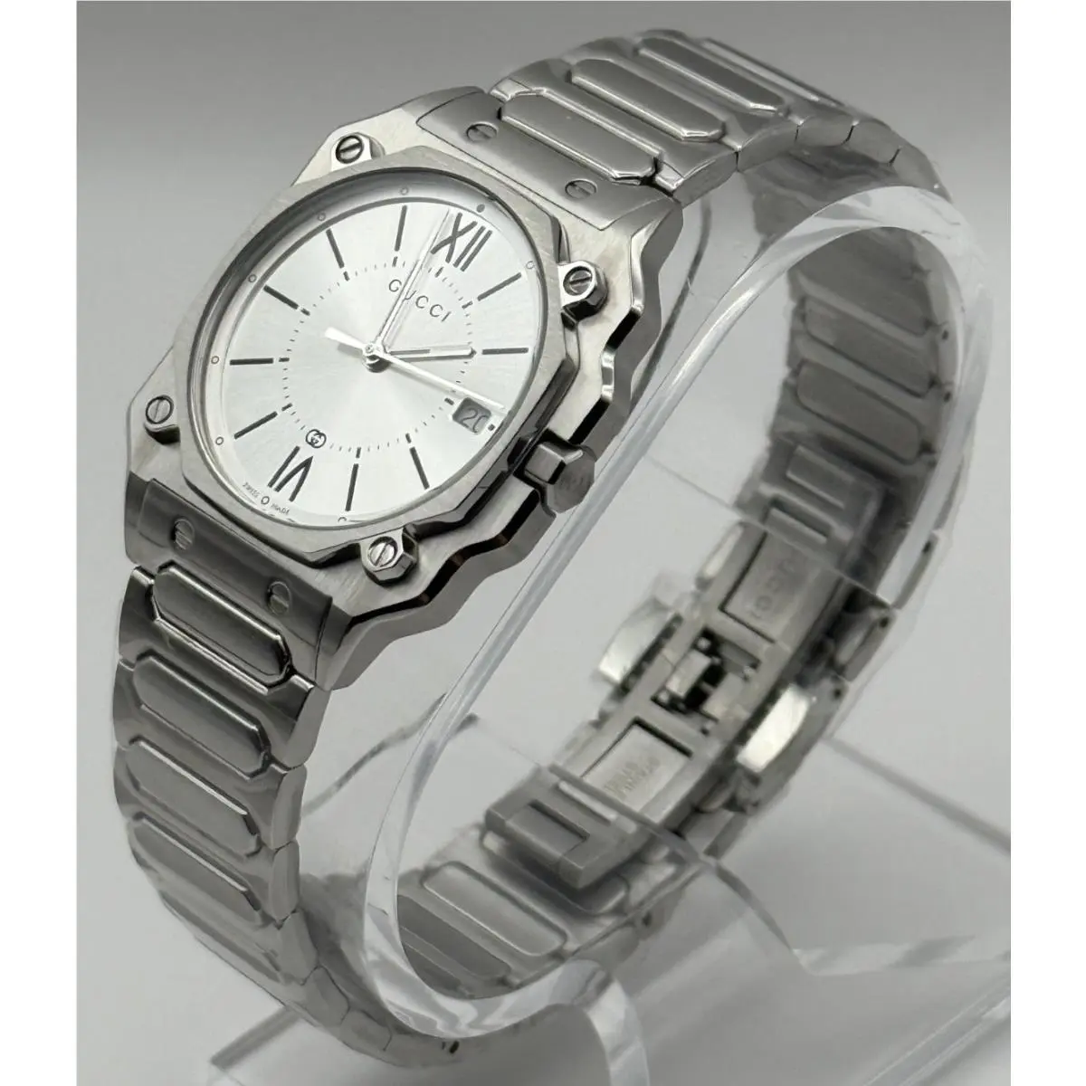 G-flat Quartz Stainless Steel 30mm Silver Dial Women`s Watch YA166504 by Gucci