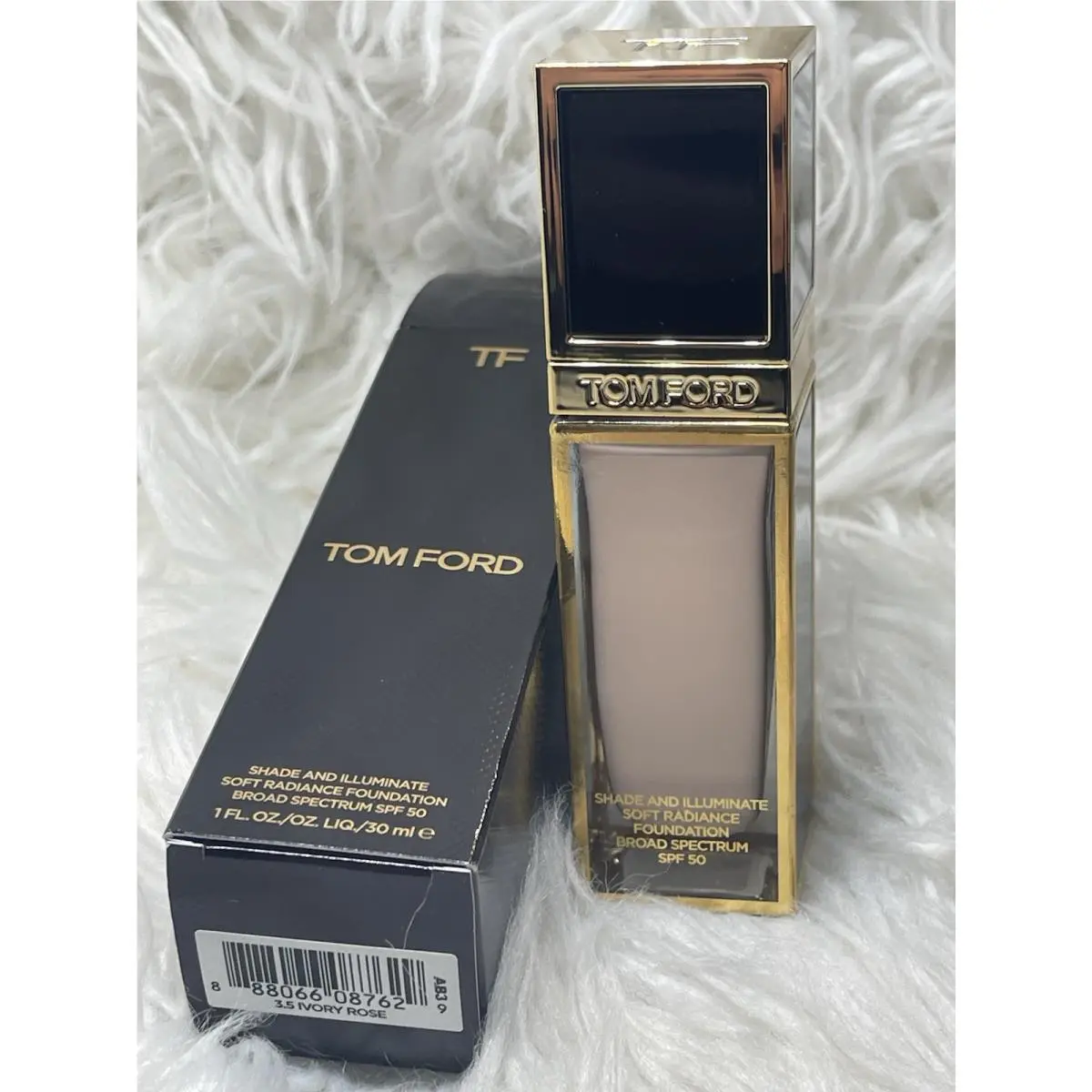 Tom Ford Foundation in 3.5 Ivory Rose Shade and Illuminate Soft Radiance 1.0 Oz