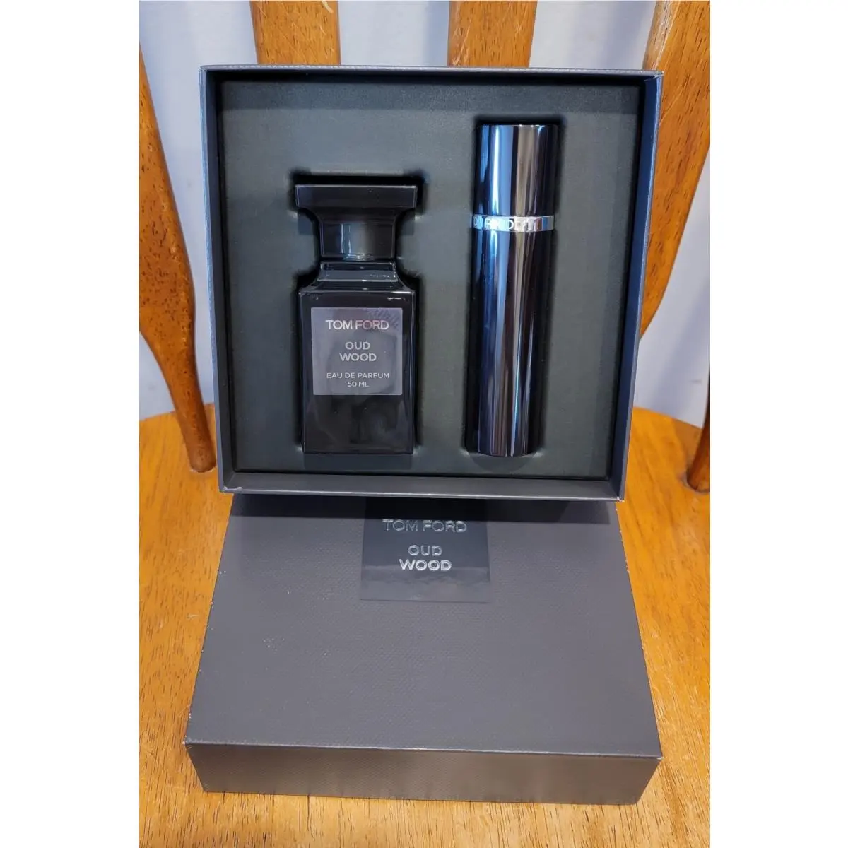 Tom Ford Unisex Oud Wood Gift Set Edp 1.7oz/50ml + 0.34oz/10ml Travel Spray