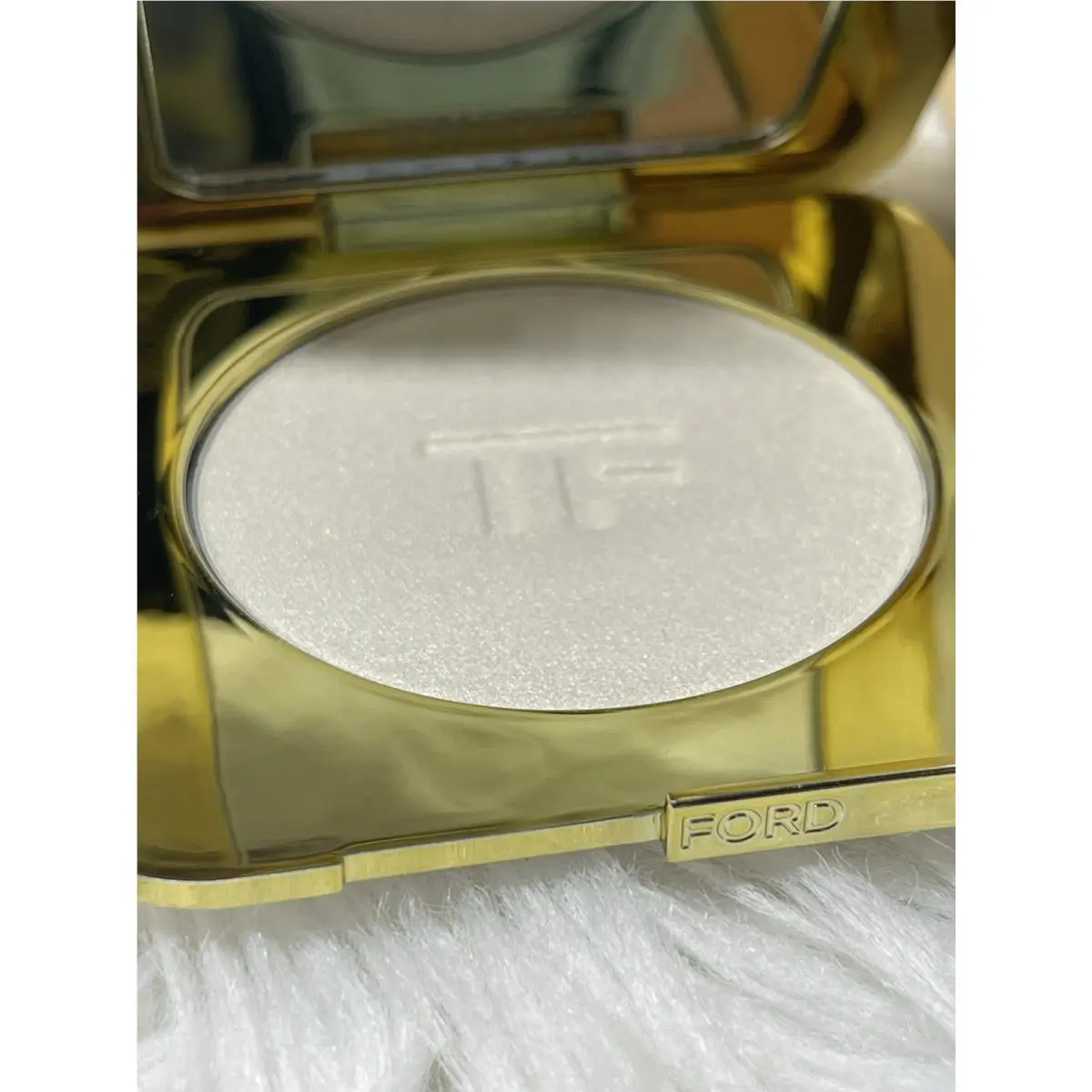Tom Ford Soleil Radiant Perfecting Powder 01 Gilt Glow