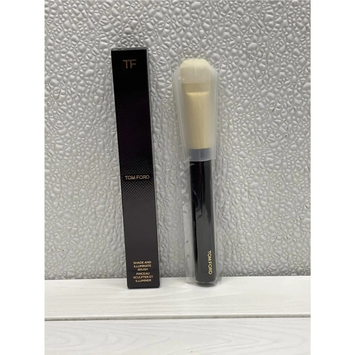 Tom Ford Shade and Illuminate Makeup Brush 04