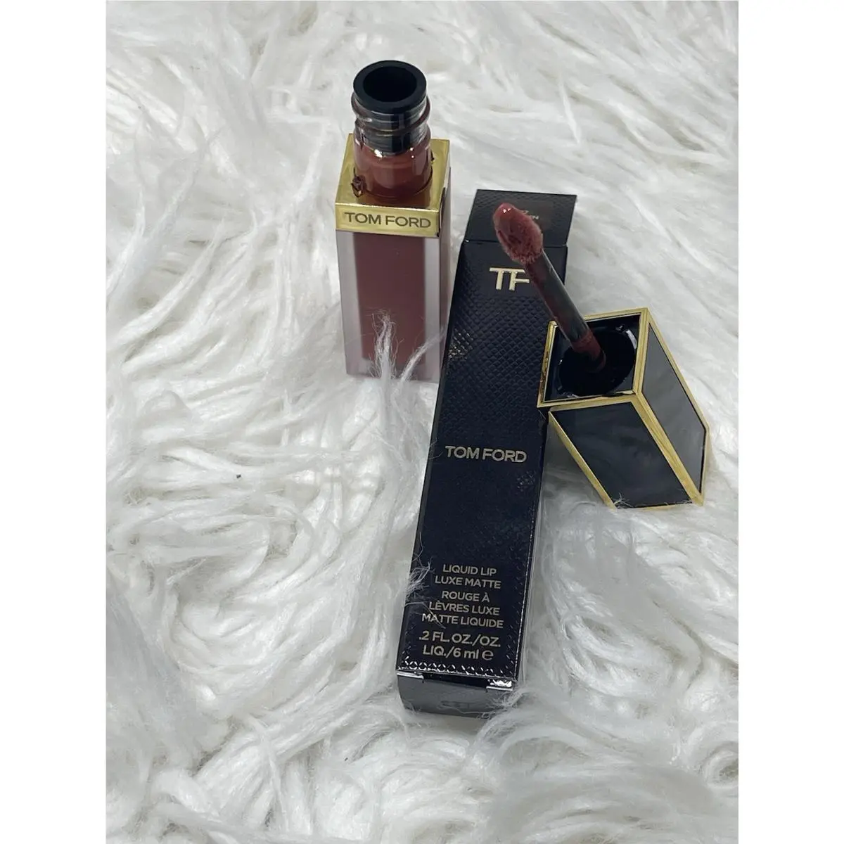 Tom Ford Liquid Lip Luxe Matte Lipstick 122 Smitten 0.2oz/6ml