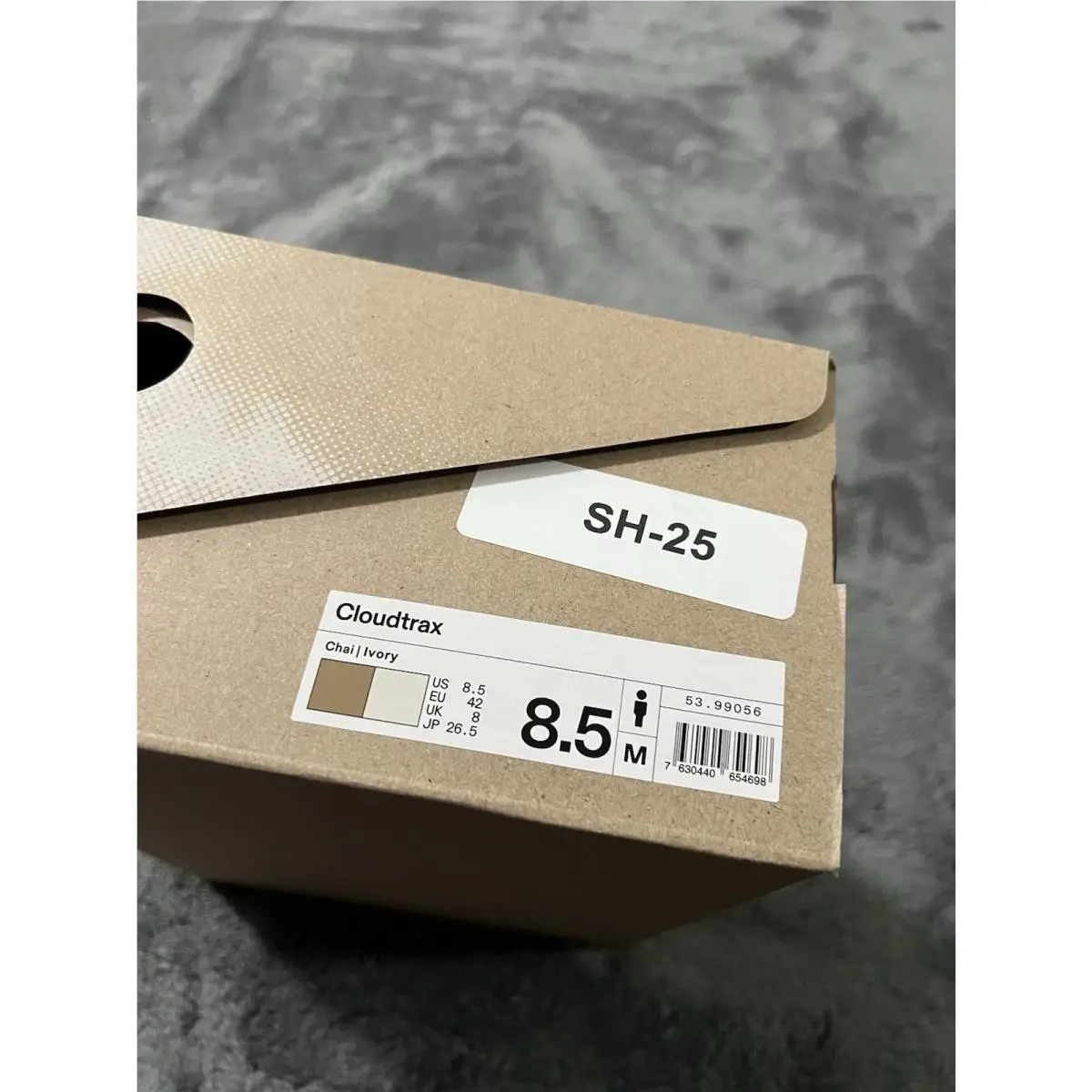 On-Running shoes - On Cloudtrax - Cloudtrax - Ivory 5