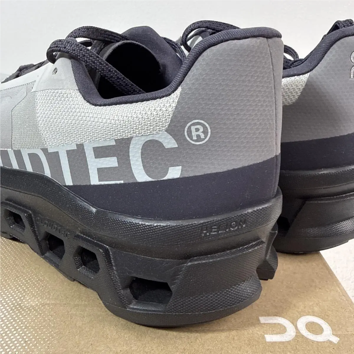 On-Running shoes - On Cloudmonster - Cloudmster - 3MF30741536 - Glacier/Black 4