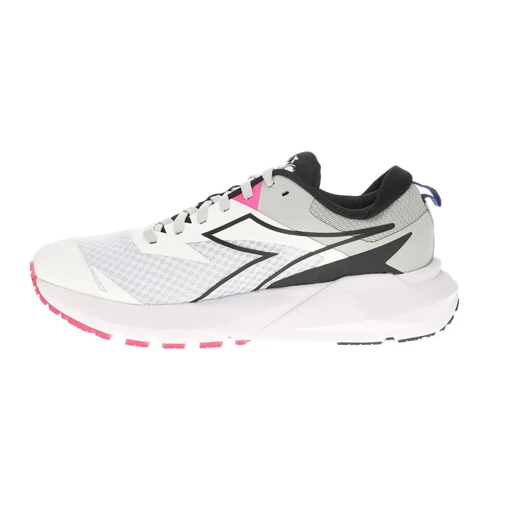 Diadora shoes - diadora Mythos Blushield Vigore 3 Running - 180680-C2750 - White 6