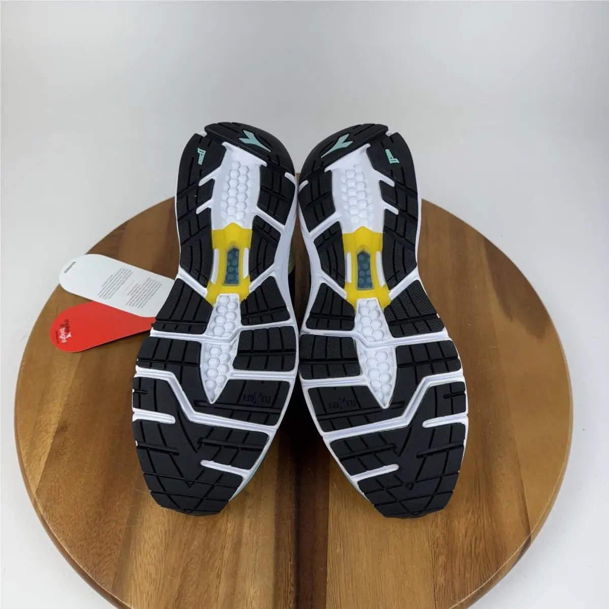 Diadora shoes - Diadora Mythos Blushield 6 - Mythos Blushield - 101176883 - Yellow 5