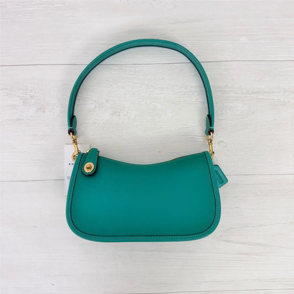 Coach Swinger 20 Shoulder Bag Small Green Glovetanned Leather Turn Lock