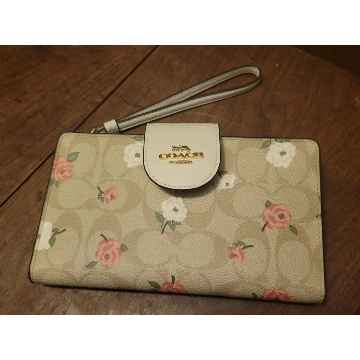 CR967 Light Khaki Chalk Phone Wallet - Signature with Floral Print by Coach